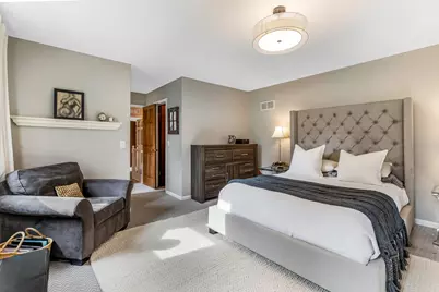 3606 W Chantilly Ct, Mequon, WI 53092 - Photo 6