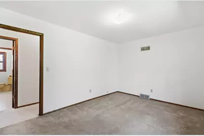10538  Robinwood Ct, Cedarburg, WI 53012 - Photo 22