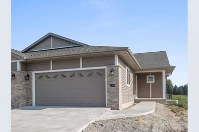 1920  Ravenswood Ln, Manitowoc, WI 54220 - Photo 2