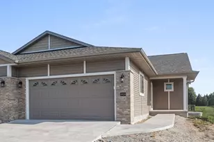 1920 Ravenswood Ln, Manitowoc, WI 54220 - Photo 2