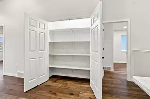 1920 Ravenswood Ln, Manitowoc, WI 54220 - Photo 12