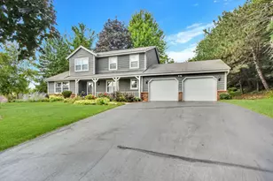 W210N11135 Mountbrooke Dr, Germantown, WI 53022 - Photo 36