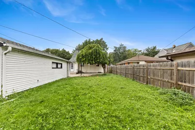 3420 S 81st St, Milwaukee, WI 53219 - Photo 26