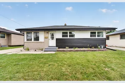 2702  Loraine Ave, Racine, WI 53404 - Photo 2