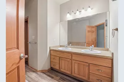 3610  Oak Valley Ln, Waukesha, WI 53188 - Photo 16