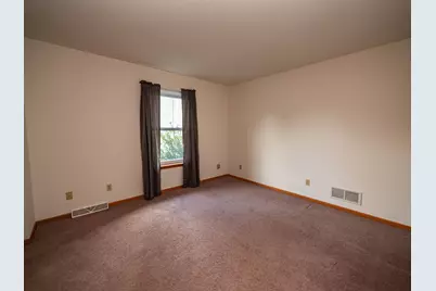 2405 N University Dr, Waukesha, WI 53188 - Photo 20