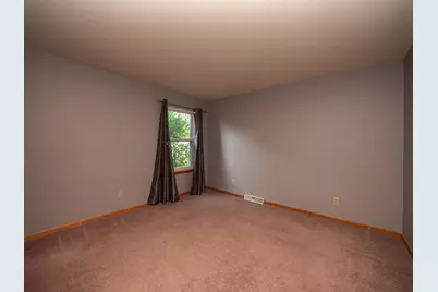 2405 N University Dr, Waukesha, WI 53188 - Photo 18