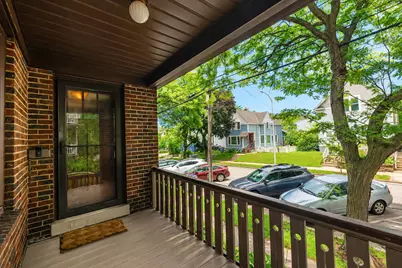1811 N Astor St, Milwaukee, WI 53202 - Photo 2