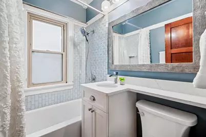 1811 N Astor St, Milwaukee, WI 53202 - Photo 8