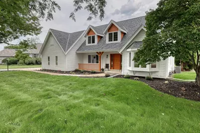 8424 S 68th St, Franklin, WI 53132 - Photo 2