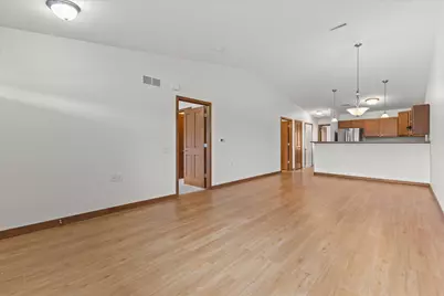 2820  21st St #8, Kenosha, WI 53140 - Photo 4