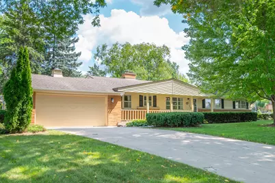2308 S Green Links Dr, West Allis, WI 53227 - Photo 2