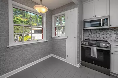 2611 N 84th St, Wauwatosa, WI 53226 - Photo 10