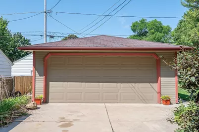 2611 N 84th St, Wauwatosa, WI 53226 - Photo 30