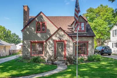 2611 N 84th St, Wauwatosa, WI 53226 - Photo 32
