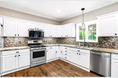 N100W14362  Sunburst Trl, Germantown, WI 53022 - Photo 14