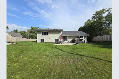 9201 W County Line Rd, Milwaukee, WI 53224 - Photo 46