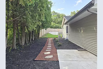 9201 W County Line Rd, Milwaukee, WI 53224 - Photo 52