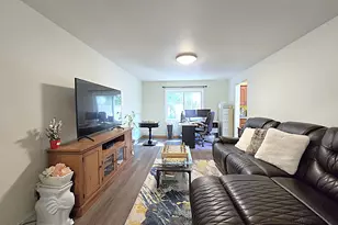 9201 W County Line Rd, Milwaukee, WI 53224 - Photo 20
