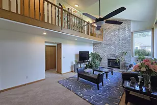 9201 W County Line Rd, Milwaukee, WI 53224 - Photo 14
