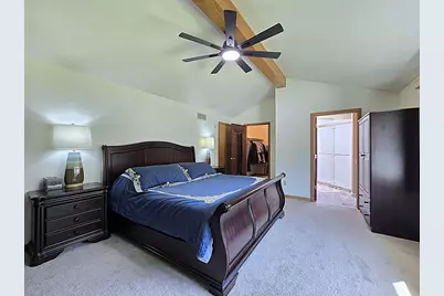 9201 W County Line Rd, Milwaukee, WI 53224 - Photo 24