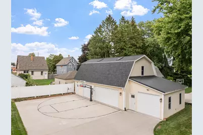40 W Van Altena Ave, Cedar Grove, WI 53013 - Photo 4