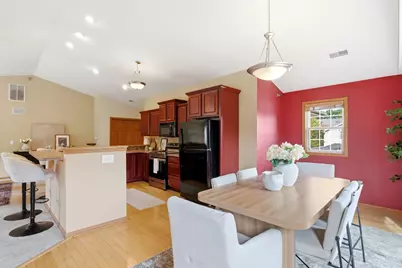 17741 W Jacobs Dr, New Berlin, WI 53146 - Photo 10