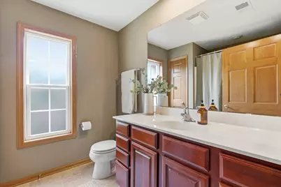 17741 W Jacobs Dr, New Berlin, WI 53146 - Photo 18