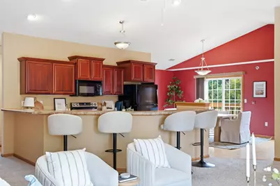 17741 W Jacobs Dr, New Berlin, WI 53146 - Photo 6