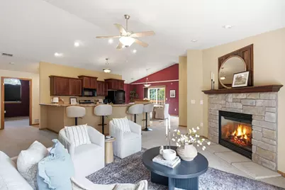 17741 W Jacobs Dr, New Berlin, WI 53146 - Photo 4