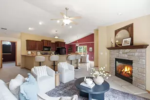 17741 W Jacob's Dr, New Berlin, WI 53146 - Photo 4