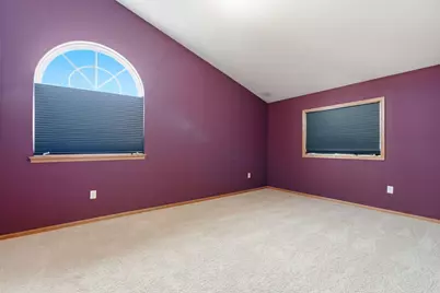 17741 W Jacobs Dr, New Berlin, WI 53146 - Photo 20