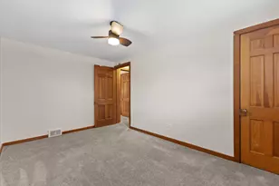 W236N6530 Hillview Dr, Sussex, WI 53089 - Photo 22