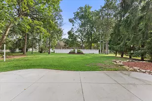 W236N6530 Hillview Dr, Sussex, WI 53089 - Photo 26