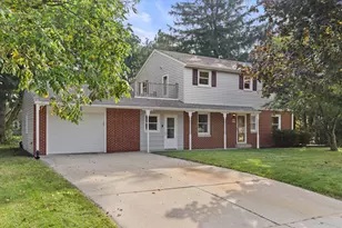 W236N6530 Hillview Dr, Sussex, WI 53089 - Photo 1