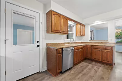 W236N6530  Hillview Dr, Sussex, WI 53089 - Photo 10