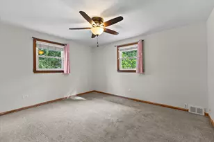 W236N6530 Hillview Dr, Sussex, WI 53089 - Photo 16