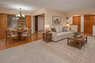 4212 N 95th St, Wauwatosa, WI 53222 - Photo 8