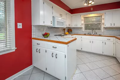4212 N 95th St, Wauwatosa, WI 53222 - Photo 24