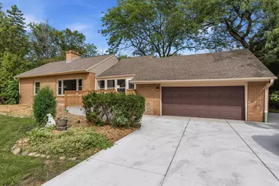 4418 W Mequon Rd, Mequon, WI 53092 - Photo 2