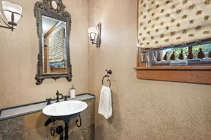 5346 N Hollywood Ave, Whitefish Bay, WI 53217 - Photo 14
