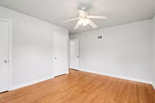 1011 W Silver Spring Dr, Milwaukee, WI 53209 - Photo 18