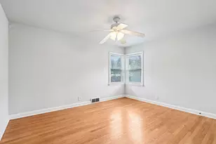1011 W Silver Spring Dr, Milwaukee, WI 53209 - Photo 16