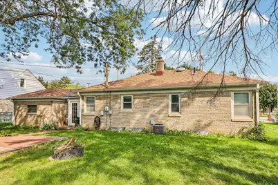 1011 W Silver Spring Dr, Milwaukee, WI 53209 - Photo 24