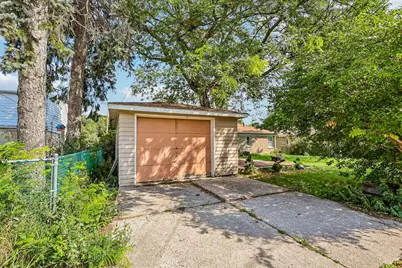 1011 W Silver Spring Dr, Milwaukee, WI 53209 - Photo 28