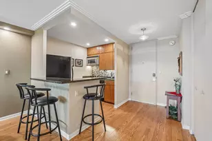929 N Astor St, Milwaukee, WI 53202 - Photo 12