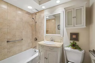 929 N Astor St #2305, Milwaukee, WI 53202 - Photo 20