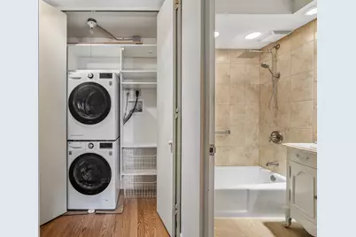 929 N Astor St #2305, Milwaukee, WI 53202 - Photo 22