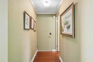 929 N Astor St, Milwaukee, WI 53202 - Photo 6