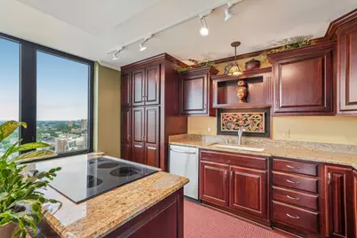 929 N Astor St #2307, Milwaukee, WI 53202 - Photo 24